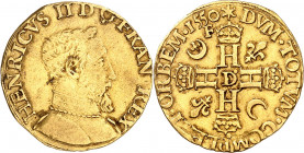 HENRI II (1547-1559).
Henri d’or (14 janvier 1550), 1er type 3,38 g. 1550 D et point 12e=Lyon
A/ HENRICVS II DG FRAN REX. Buste à droite avec une cu...