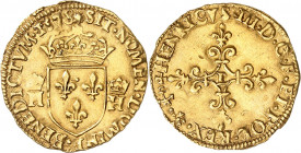HENRI III (1574-1589). Écu d’or au soleil, 3e type 1578 L=Bayonne 3,32 g
A/ +HENRICVS III DG F ET POL REX. Croix fleurdelisée avec L dans un losange ...