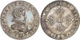 LOUIS XIII (1610-1643).
Franc d’argent ( Essai de Briot) 1618 A=Paris 28,17g.
A/ + LVDOVICVS.XIII.D.G.FRAN.ET.NAVARAE.REX. Son buste lauré avec frai...