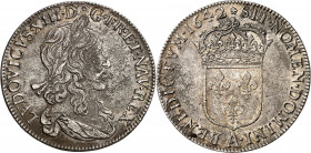 LOUIS XIII (1610-1643).
Demi écu de 30 sols 1642 A=Paris. 1er poinçon de Warin. Monnaie de Matignon (Rose de Briot) 13,34 g.
A/ LVDOVICVS XIII D G F...