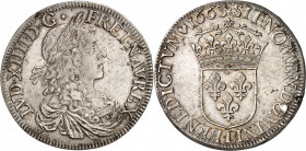 LOUIS XIV (1643-1715).
Écu au buste juvénile 1663 L= Bayonne 27,06 g.
A/ LVD XIIII D G FR ET NAV REX. Buste juvénile du Roi à droite, lauré, drapé e...