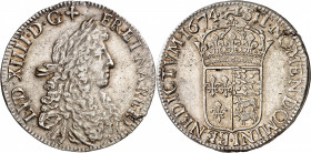 LOUIS XIV (1643-1715).
Écu de Béarn au buste juvénile 1674 Pau 27,18 g.
A/ LVD XIIII D G FR ET NA REX BD. Buste juvénile du Roi à droite, lauré, dra...