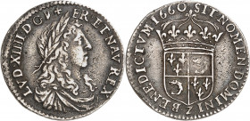 LOUIS XIV (1643-1715).
Douzième d’écu du Dauphiné au buste juvénile 1660 Grenoble 2,12 g.
A/ LVD XIIII D G FR ET NAV REX. Buste juvénile du Roi à dr...