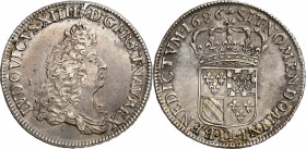LOUIS XIV (1643-1715).
Écu de Flandres, 37,11 g. 1686 LL=Lille
A/ LVDOVICVS XIIII D G FR ET NAV REX Buste du Roi à droite, drapé à l’antique.
R/ SI...