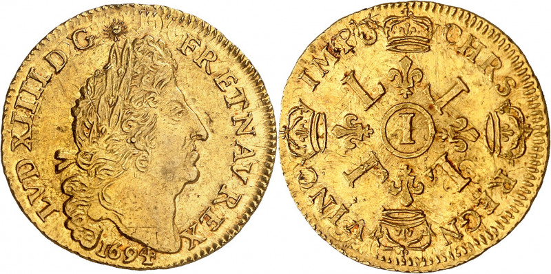 LOUIS XIV (1643-1715).
Louis d’or aux quatre L. 6,74 g. 1694 I=Limoges
A/ LVD ...