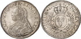 LOUIS XV (1715-1774).
Écu aux lauriers 29,17 g. 1726 P=Dijon
A/ LUD XV D G FR ET NAV REX Buste du Roi à gauche, la tête nue, portant une veste brodé...
