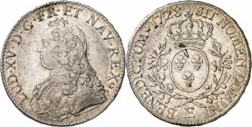 LOUIS XV (1715-1774).
Écu aux lauriers, 29,34 g. 1728 E=Tours
A/ LUD XV D G FR ET NAV REX. Buste du Roi à gauche, la tête nue, portant une veste bro...