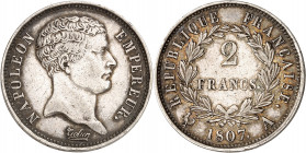 PREMIER EMPIRE (1804-1814) Napoléon 1er.
2 Francs (Tête de nègre) 1807 A=Paris. 9,92 g. Type transitoire.
A/NAPOLEON - EMPEREUR. Tête nue à droite....