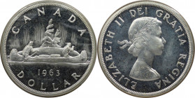 Weltmünzen und Medaillen, Kanada / Canada. Kanu. 1 Dollar 1963. 23,3 g. 0.800 Silber. 0.6 OZ. KM 54. Stempelglanz
