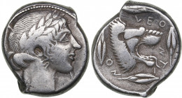 Sicily, Leontini AR Tetradrachm (Circa 450-440 BC)
16.64 g. 25mm. VF/VF Very rare! Laureate head of Apollo right / Head of roaring lion right; four ba...