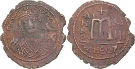 Byzantine Æ 40 Nummi - Maurice Tiberius (582-602 BC)
12.52 g. 30mm. VF/VF