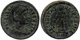 (Bronze, 3,01g, 18mm) HELENA (Augusta, 324-328/30) AE Follis, Nicomedia, 328-329. 
Obv: FL HELENA AVGVSTA - Diademed and draped bust of Helena to righ...