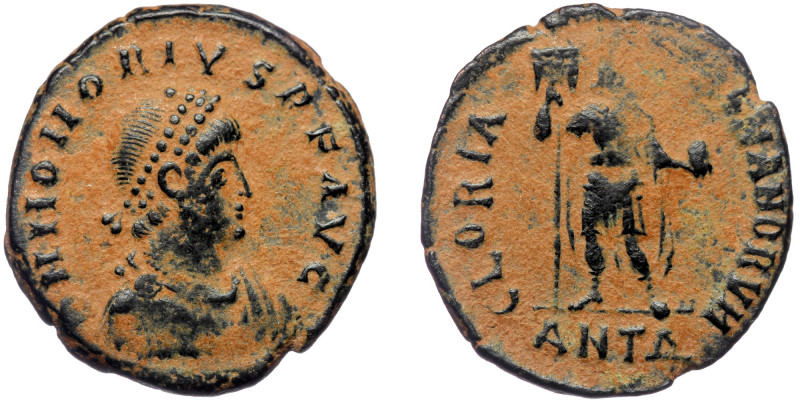 (Bronze, 5,22g, 22mm) HONORIUS (393-423) AE majorina, Antioch, 393-395. 
Obv: D ...
