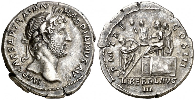 (121 d.C.). Adriano. Roma. Denario. (Spink falta) (S. 910) (RIC. 131). 3,38 g. A...