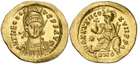 (441-450 d.C.). Teodosio II. Constantinopla. Sólido. (Spink 21141) (Ratto falta) (RIC. 285). 4,41 g. Atractiva. Ex Colección Imagines Imperatorvm 08/0...