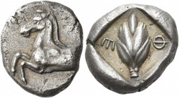 Thessalian League. 
Drachm circa 470-460, AR 5.95 g. Forepart of horse l. Rev. Φ – Ε Wheat grain with hull; all within incuse square. BMC 4 (Pherai)....