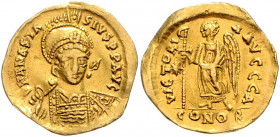 Byzanz Anastasius 491-518 Solidus Konstantinopel (507-518) D N ANASTASIVS P P AVC Geharnischte Büste von vorn / VICTORIA AVCCC A (Alpha) Stehende Vict...