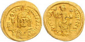 Byzanz Justinus II. 565-578 Solidus Konstantinopel (565-578) D N IVSTINVS P P AVC Geharnischte Büste von vorn mit Victoriaglobus / VICTORIA AVCCC B Ko...