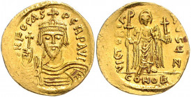 Byzanz Phocas 602-610 Solidus Konstantinopel (607-610) dN FOCAS PERP AVG Geharnischte Büste mit Krone von vorn, Kreuzglobus haltend / VICTORIA AVG4 Z ...