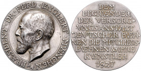 Bayern - München Silbermedaille 1927 (v. Josef Bernhart 1883-1967) auf Dr. Ferd. Englert, Begründer der Versorgungsanstalt Deutscher Bühnen 
45,3mm 2...