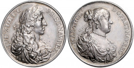 Frankreich Louis XIV. 1643-1715 Silbermedaille o.J. (unsign.) auf seine Hochzeit mit Maria Theresia v. Österreich 
37,1mm 24,5g vz