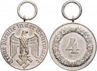 Militaria, Orden und Ehrenzeichen Versilbertes Abzeichen o.J. Eisen für 4 Jahre treue Dienste in der Wehrmacht 
m. Originalöse u. Ring 30,3mm 11,7g v...
