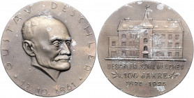 Numismatiker in nummis - Deschler, Gustav 1861-1942 Zinkmedaille 1925 (v. Weber) auf die 100-Jahrfeier seiner Firma Schmidt -. 
korr., 59,8mm 55,5g s...