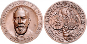 Numismatiker in nummis - Escudero, Antonio V. 1859-1925 Bronzemedaille o.J. (v. Vallmitjana) Münzenhändler in Barcelona Schmidt -. 
42,4mm 40,7g f. s...