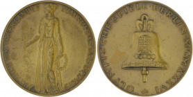 Sport Bronzemedaille 1936 (v. Roth) Offizielle Erinnerungsmedaille der Olympischen Spiele in Berlin, i.Rd: BAYER. HAUPTMÜNZAMT 
zap. 36,9mm 21,2g vz