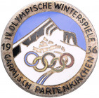 Sport Versilbertes Abzeichen 1936 der IV. Olympischen Winterspiele Garmisch-Partenkirchen, emailliert, Rs: Hersteller C.POELLATH SCHROBENHAUSEN 
mit ...