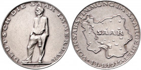 Allgemeine Medaillen Silbermedaille 1935 (v. F.K.=Fritz Kölle) auf die Saarabstimmung, i.Rd: PREUSS. STAATSMÜNZE FEINSILBER Müs. 15.3. 49. 
36,0mm 21...