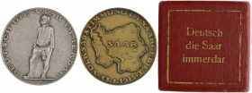 Allgemeine Medaillen Lot von 2 Medaillen 'Deutsch die Saar immerdar' 1935 (v. F.K.), 1x Silber i.Rd: PREUSS. STAATSMÜNZE FEINSILBER und 1x Bronze i.Rd...