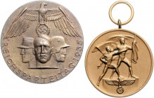 Allgemeine Medaillen Lot von 2 Stücken: Anstecker aus Bronzierte m Eisen (Hersteller M. Nett, Fürth i.B.) auf den Reichsparteitag 1935 (m. intaktem Na...