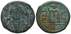 MAURICE TIBERIUS. 582-602 AD. Æ Follis

Weight: 10.8 gr
Diameter: 27 mm