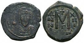 BYZANTINE EMPIRE. 7th - 11th Century. AE 

Weight: 11.6 gr
Diameter: 28 mm