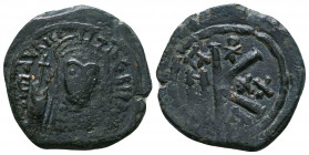 Justinian I 527-565 AD, AE Half follis,

Weight: 6.5 gr
Diameter: 24 mm
