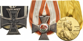 Ordensspangen
Spange mit 2 Auszeichnungen Preußen - Roter Adler-Orden, 4. Klasse mit gekörnten Armen, Zentenarmedaille. Dazu Eisernes Kreuz 2. Klasse...