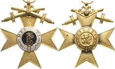 Orden deutscher Länder Bayern
Militärverdienstkreuz des MVO, 3. Form, 1. Klasse mit Schwertern Verliehen 1913-1921. Bronze vergoldet und emailliert. ...