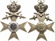 Orden deutscher Länder Bayern
Militärverdienstkreuz des MVO, 2. Klasse mit Krone und Schwertern Verliehen 1913-1918. Kupfer versilbert und emailliert...