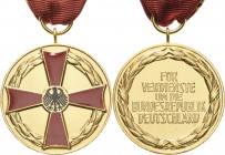 Orden der Bundesrepublik Deutschland
Verdienstmedaille Im Originaletui. Verdienstkreuz am Band für Herren im Originaletui und Verdienstkreuz 1. Klass...