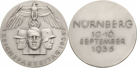 Drittes Reich
 Weißmetallmedaille 1935 (R. Klein/Deschler, München) Reichsparteitag in Nürnberg. Reichsadler über den Köpfen von SA-Mann, Hitler und ...