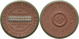 Drittes Reich
 Braune Porzellanmedaille 1940 (Meißen) Waffenruhe in Frankreich. Eisenbahnwaggon / Hakenkreuz im Eichenkranz. Rand grün und Waggon Sil...