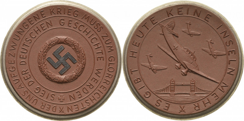 Drittes Reich
 Braune Porzellanmedaille o.J. (1941) (Meißen) Flieger gegen Engl...