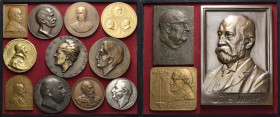 Personenmedaillen
Lot 23 Stück Bronzemedaillen Meist nach 1900 - auf verschienden europäische Persönlichkeiten. Dabei Robert Schuhmann, Bismarck, Ger...