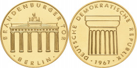Medaillen
 Goldmedaille 1967. (Münze Berlin) Brandenburger Tor / Säule. 26,5 mm, 15,05 g. Ca. 900er Gold GOLD. Fast Stempelglanz