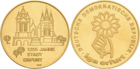 Medaillen
 Goldmedaille 1967. (Münze Berlin) 1225 Jahre Erfurt. Domansicht / IGA Symbol. 26,5 mm, 14,97 g. Ca. 900er Gold GOLD. Stempelglanz