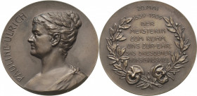 Dresden
 Bronzemedaille 1909. 50. Jahrestag von Pauline Ulrich am Dresdner Hofschauspielhaus. Brustbild nach links / 8 Zeilen Schrift im Lorbeerkranz...