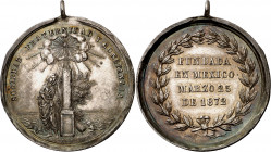 México. 1872. La Sociedad de Fraternidad y Constancia. Medalla. Rayitas. Bonita pátina. Plata. 11,27 g. Ø33 mm. con anilla solidaria. EBC.