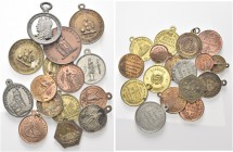 LOTTI. Lotti di n. 30 medagliette francesi attinenti i moti del 1848 in vari metalli, per lo più in bronzo.
 Da esaminare. Da BB a SPL