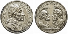 ROMA. Innocenzo XII (Antonio Pignatelli), 1691-1700. Medaglia 1698 a. VII opus G. Hamerani. Æ Argentato gr. 22,84 mm 36,6 Dr. INNOCE XII PON M A VII B...
